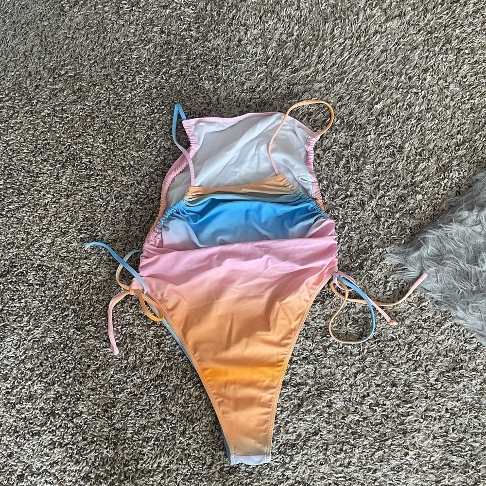 SHEIN Vibrant Summer Sunset Ombre One Piece Drawstring Swimsuit - Picture 4 of 4